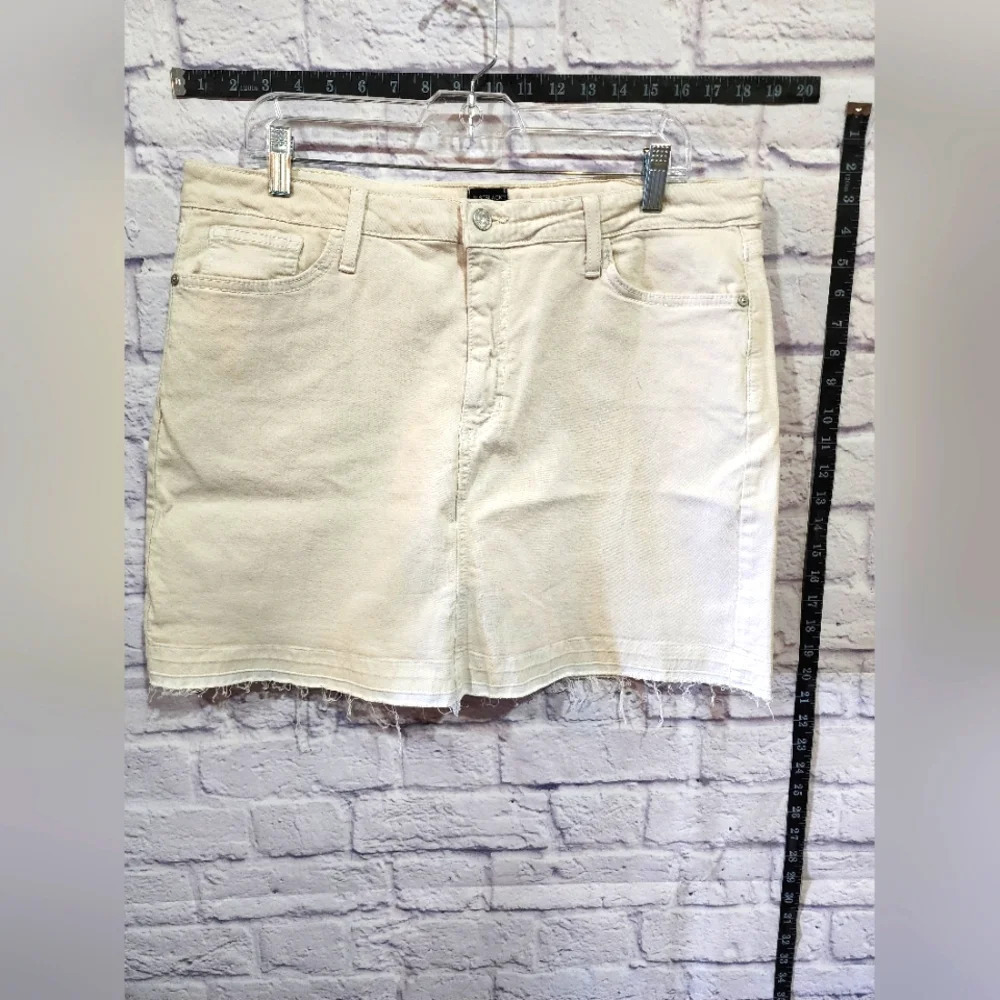 Just Black brand white skirt with raw frayed hem. Size 2X